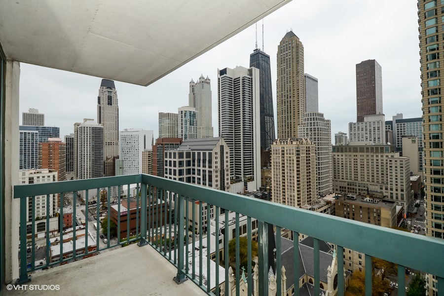 The Finest Corporate Housing with Amazing Downtown Chicago Views